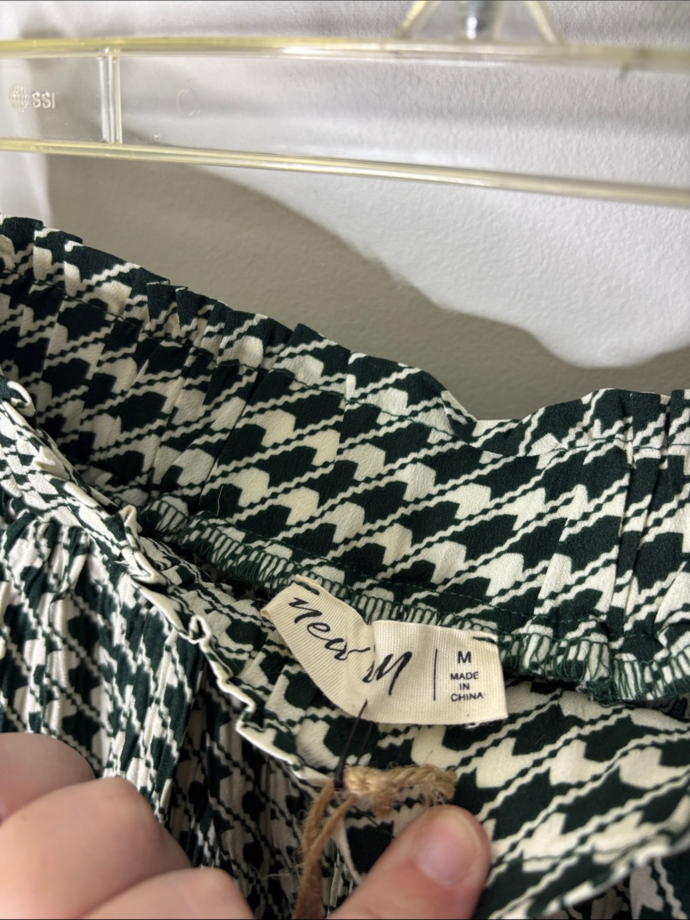 Houndstooth Pleated Midi Skirt in Green & White Size L - Picture 3 of 4
